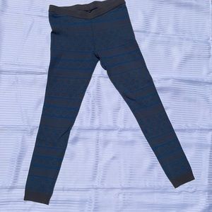 Romeo + Juliet couture medium knit leggings